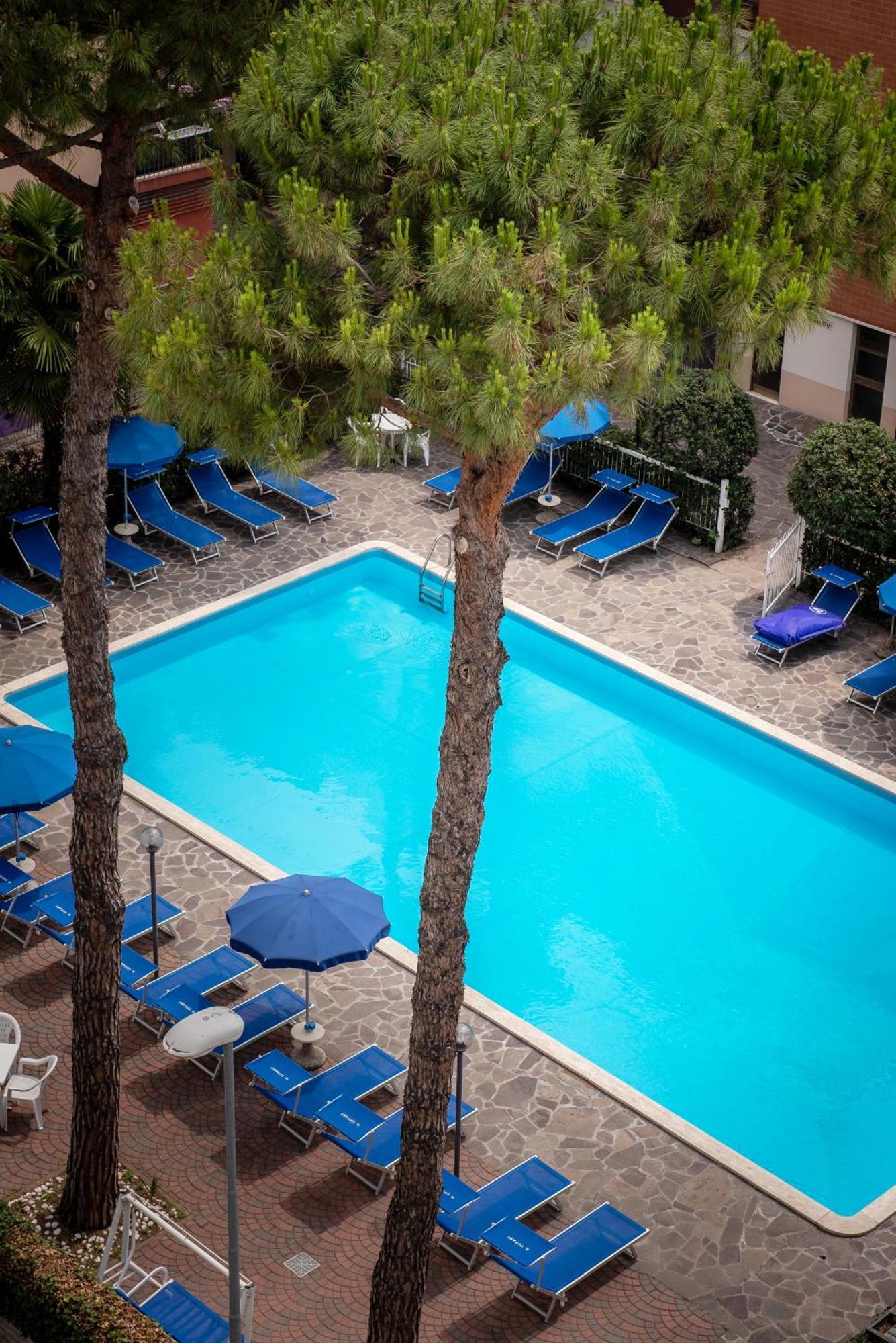 Hotel Tiffany Rimini Exterior photo
