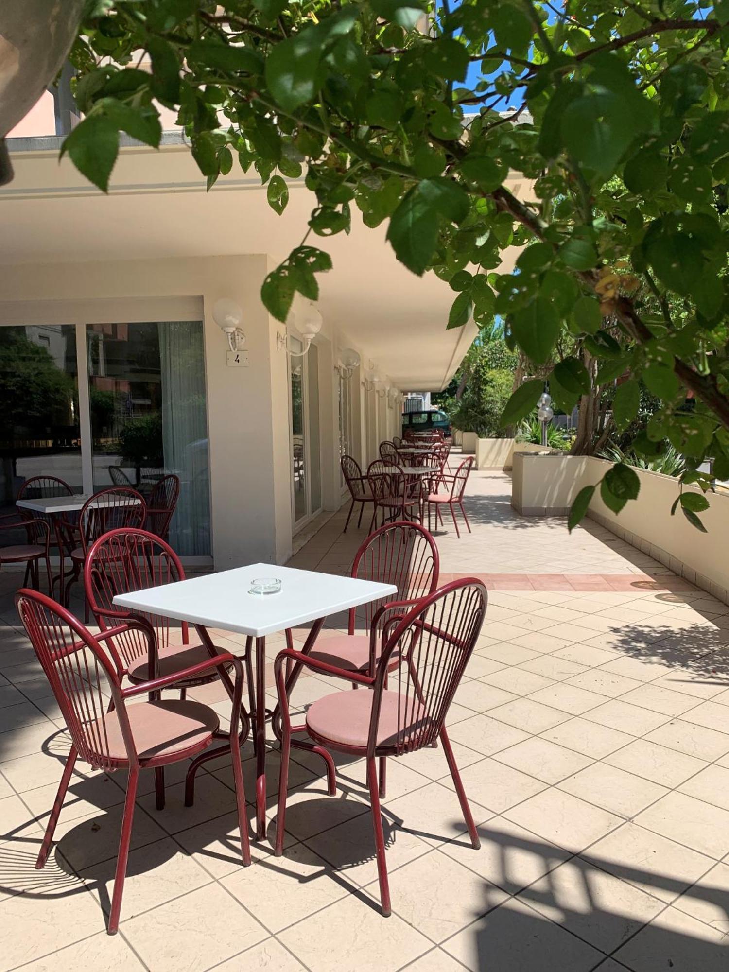 Hotel Tiffany Rimini Exterior photo